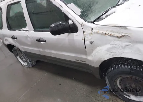 2001 Ford Escape Xls из США, поврежденный, VIN 1FMYU02141KF93554